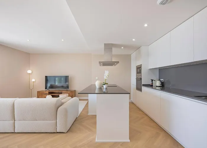 Fancy And Minimalist Flat In L Sea Views Estepona